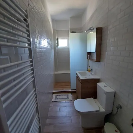 φιλοξενία ελένη! Apartament Korinós